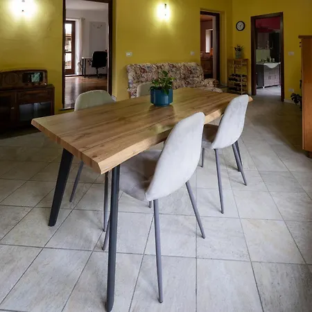 Apartman Casa Ferrero - *
